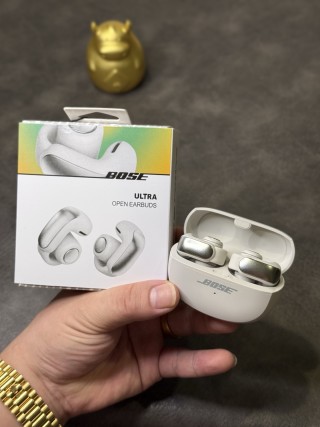 Bose Ultra Open-Ear Clip Wireless Earbuds White view 9
