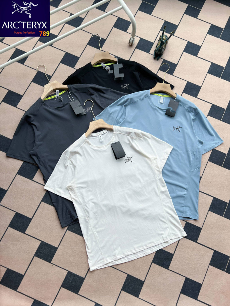 Descente Ice-Silk Breathable Polo Black view