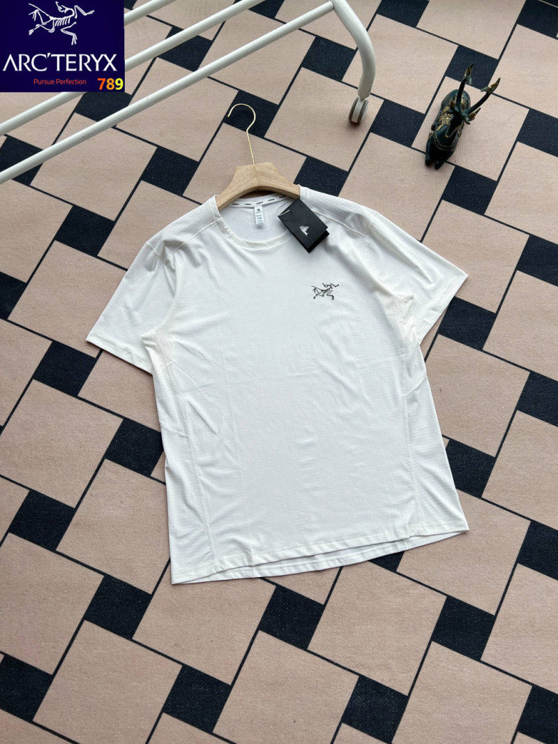 Descente Ice-Silk Breathable Polo Black view