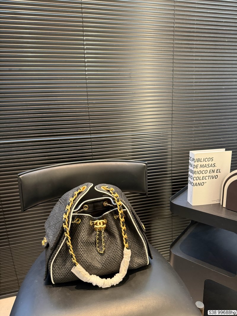 Chanel 25 Quilted Bucket Bag Gold/Cream view