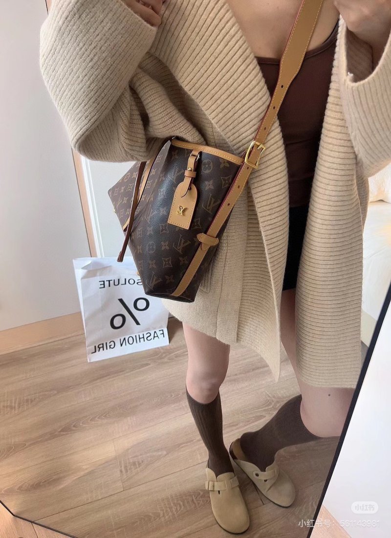 Louis Vuitton Monogram Canvas Shoulder Bag Brown view
