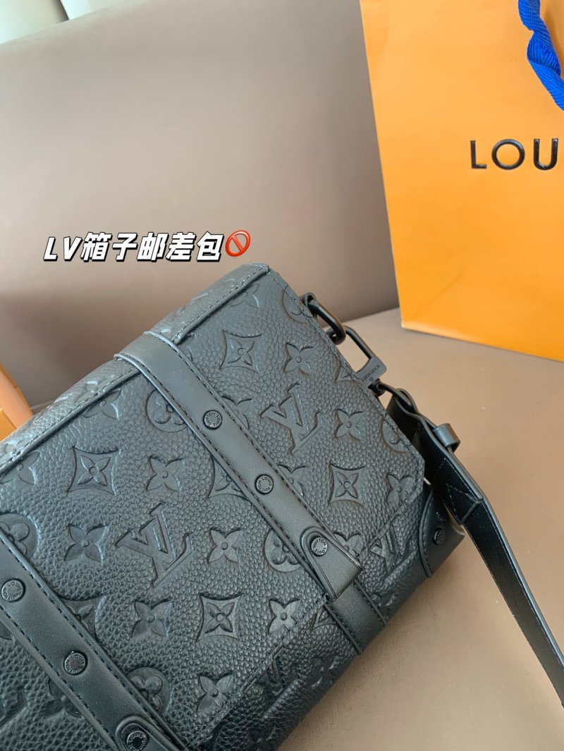 Louis Vuitton Monogram Messenger Bag Black view