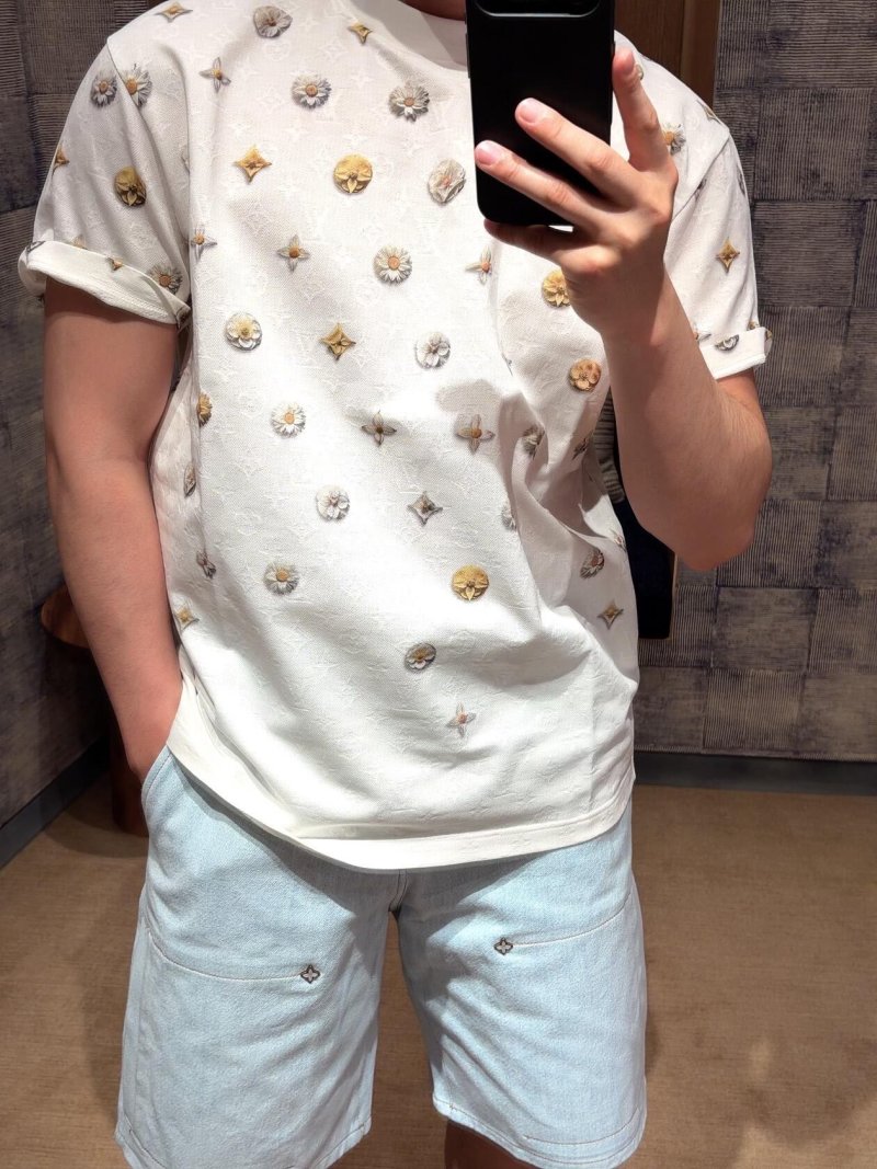 Louis Vuitton Monogram T-Shirt White view