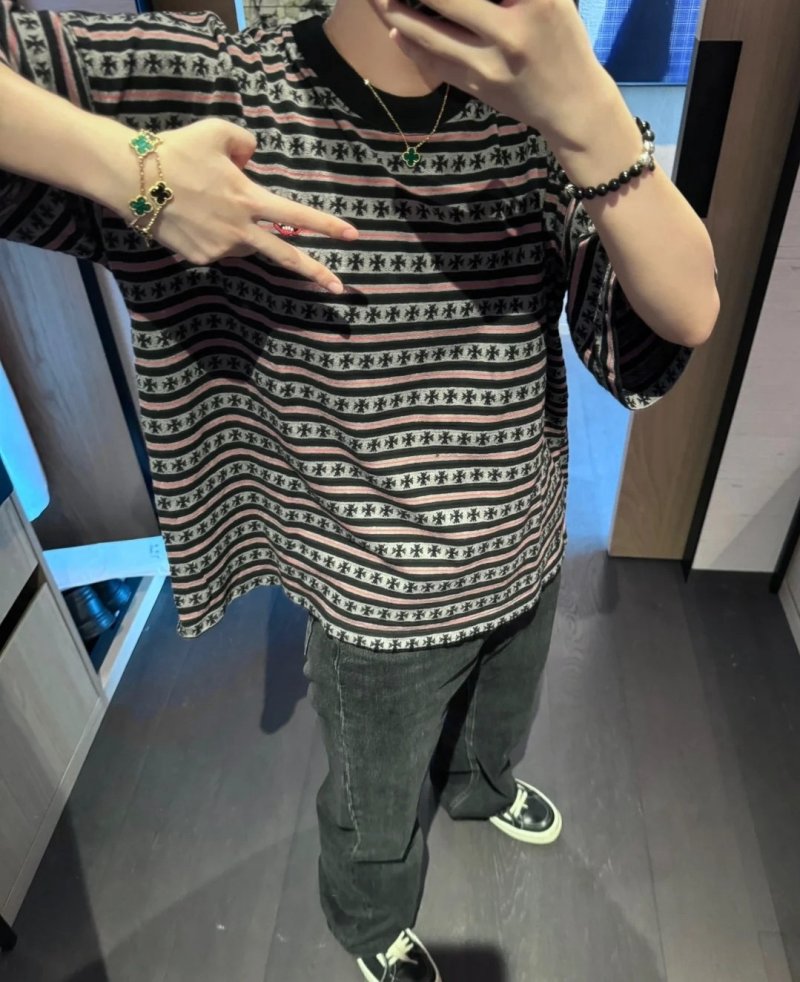 Star Pattern Striped Short Sleeve T-Shirt Black/Gray view