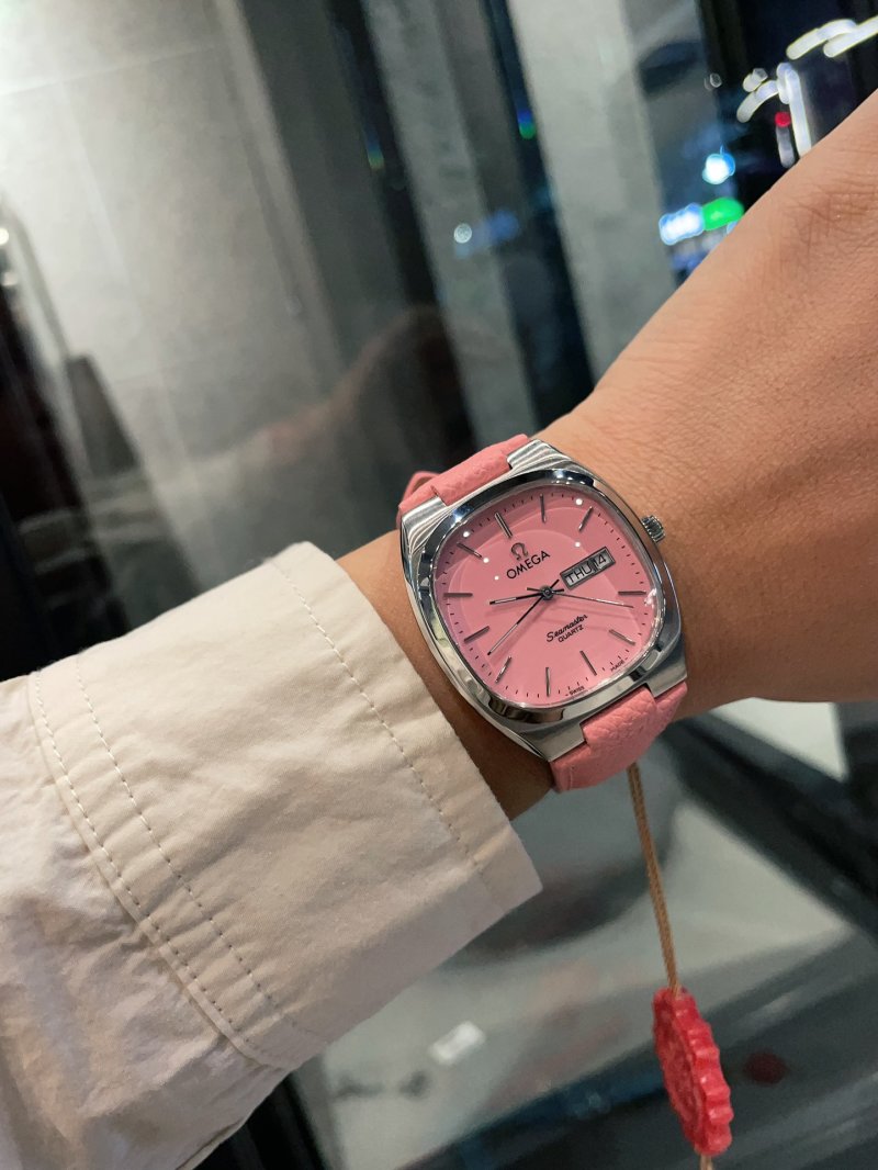 Omega Seamaster Pink Dial Leather Strap Watch view