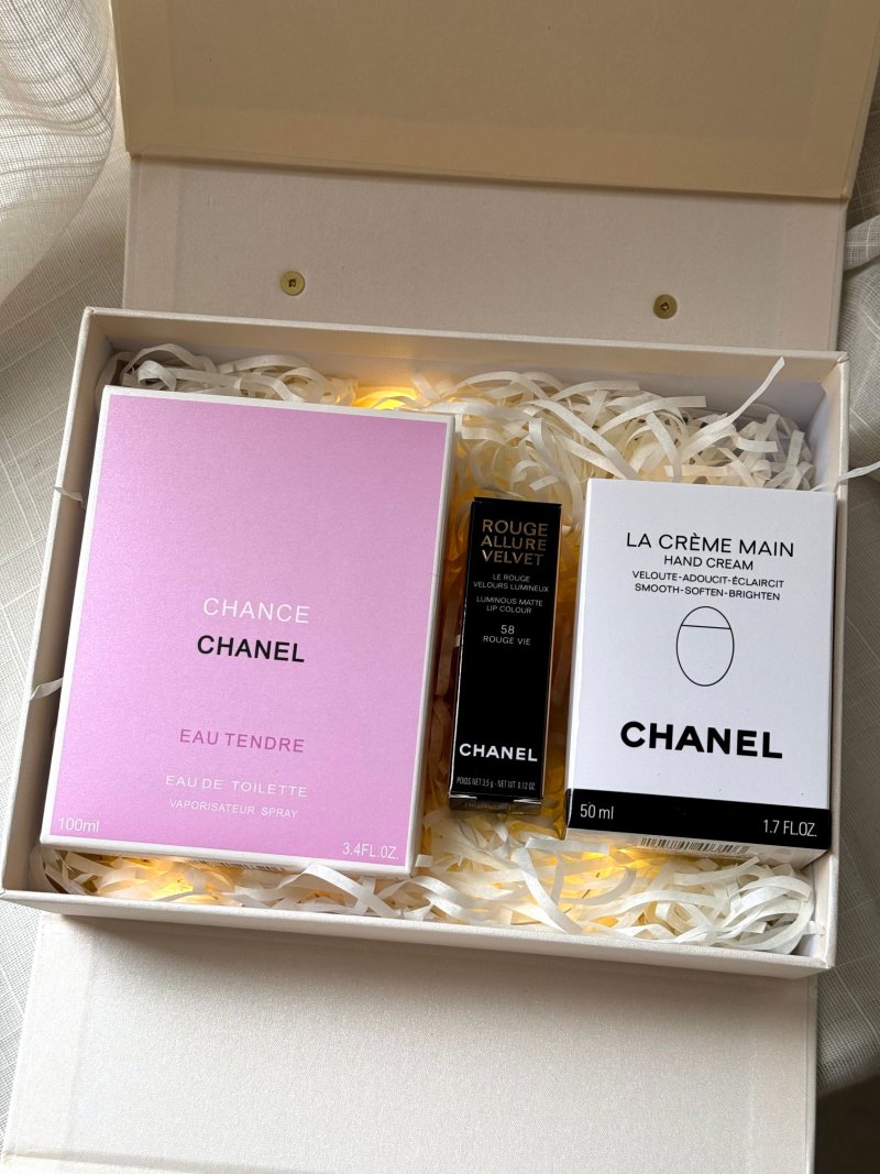 Chanel Cream Pearl Beaded Top Handle Box Bag view
