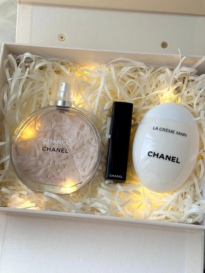 Chanel Cream Pearl Beaded Top Handle Box Bag view
