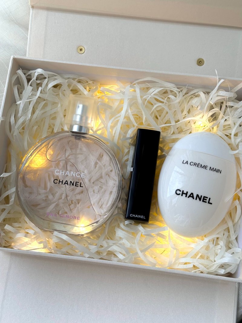Chanel Cream Pearl Beaded Top Handle Box Bag view