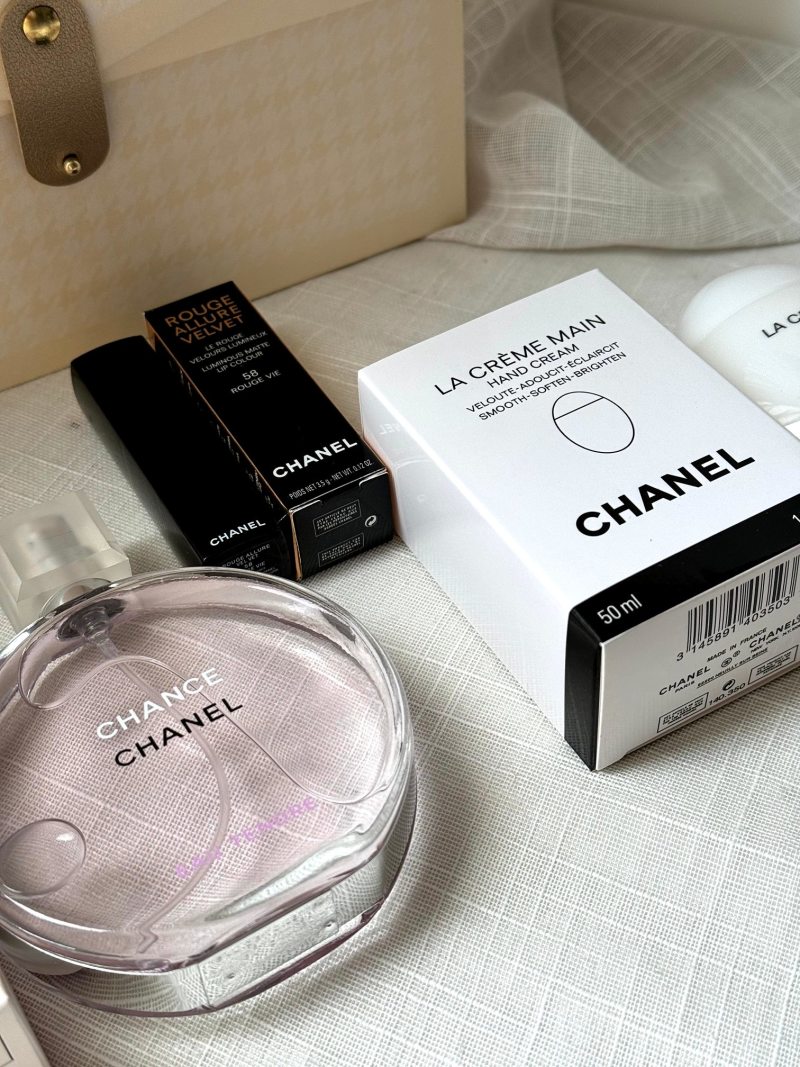 Chanel Cream Pearl Beaded Top Handle Box Bag view
