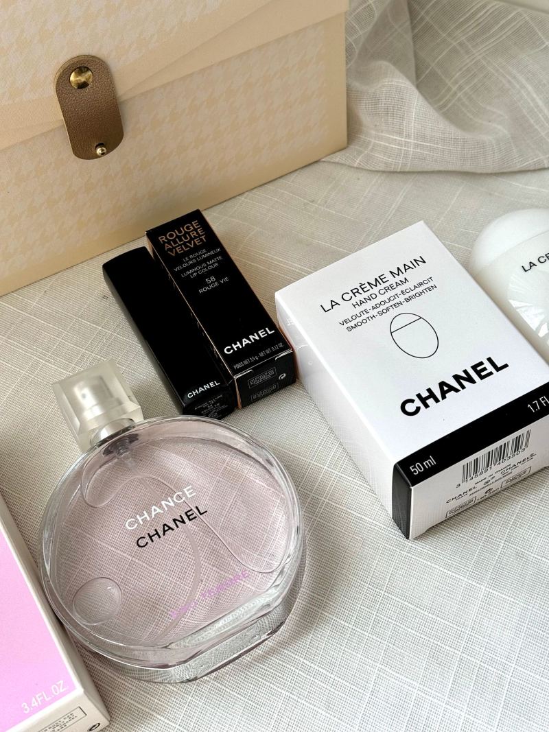Chanel Cream Pearl Beaded Top Handle Box Bag view