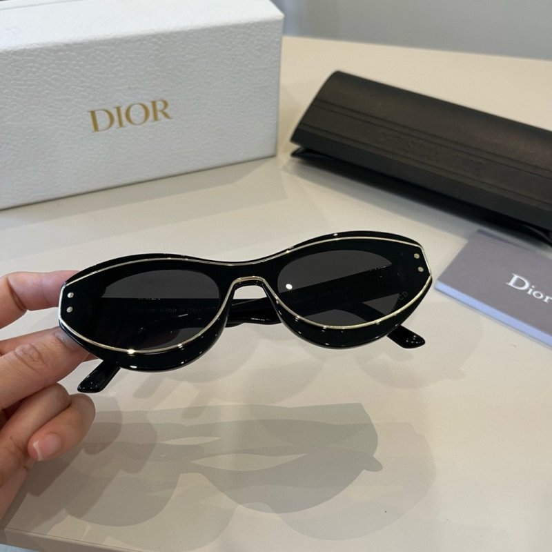 Dior Pacific S1U Black & Gold Oval Sunglasses view