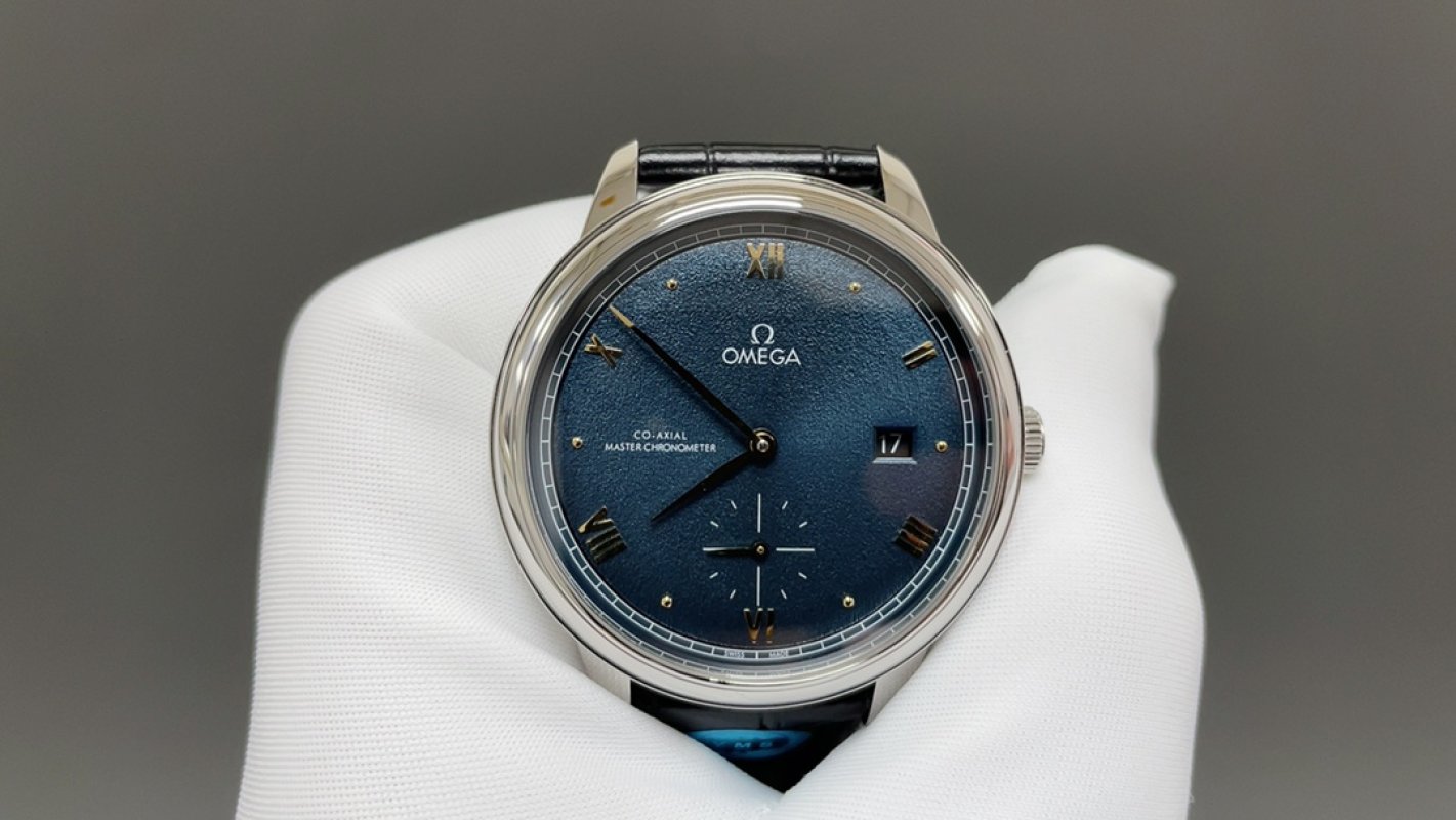Omega De Ville Prestige Co-Axial Master Chronometer 41mm Steel view