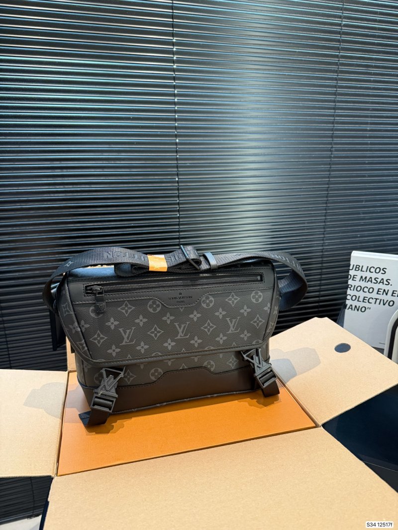 Louis Vuitton Monogram Messenger Crossbody Bag Black