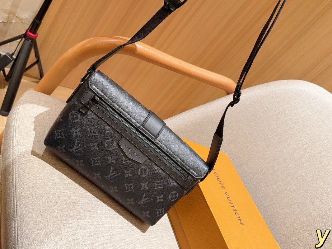 Louis Vuitton Monogram Canvas Black Messenger Crossbody Bag view