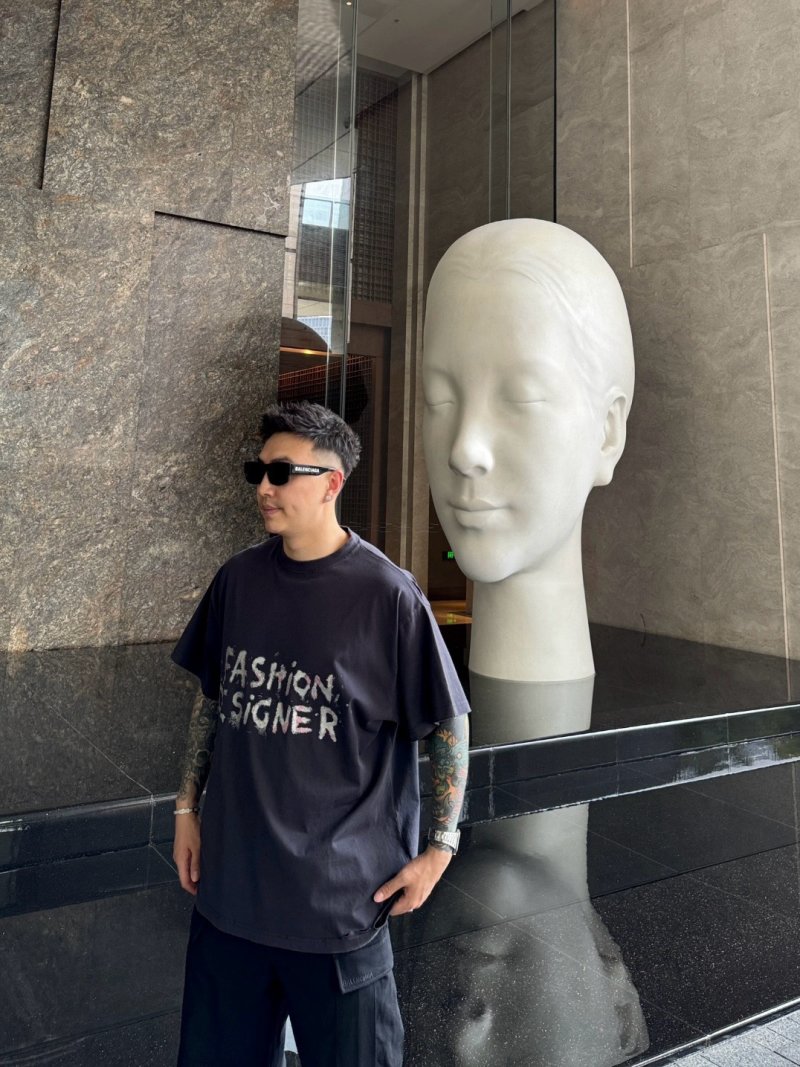 Black Distressed Graphic Print Oversized T-Shirt view