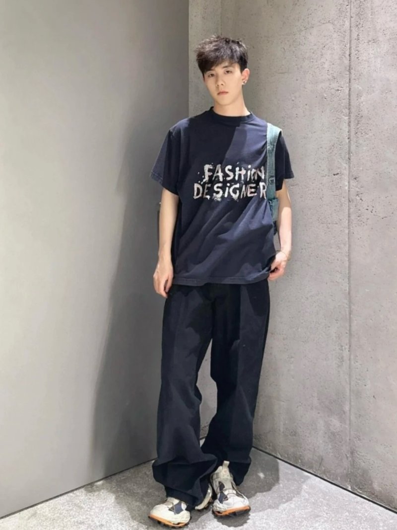 Black Distressed Graphic Print Oversized T-Shirt view
