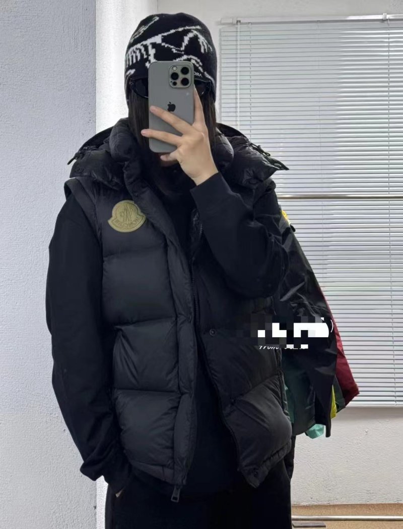 Moncler Black Puffer Down Jacket Gold Badge view