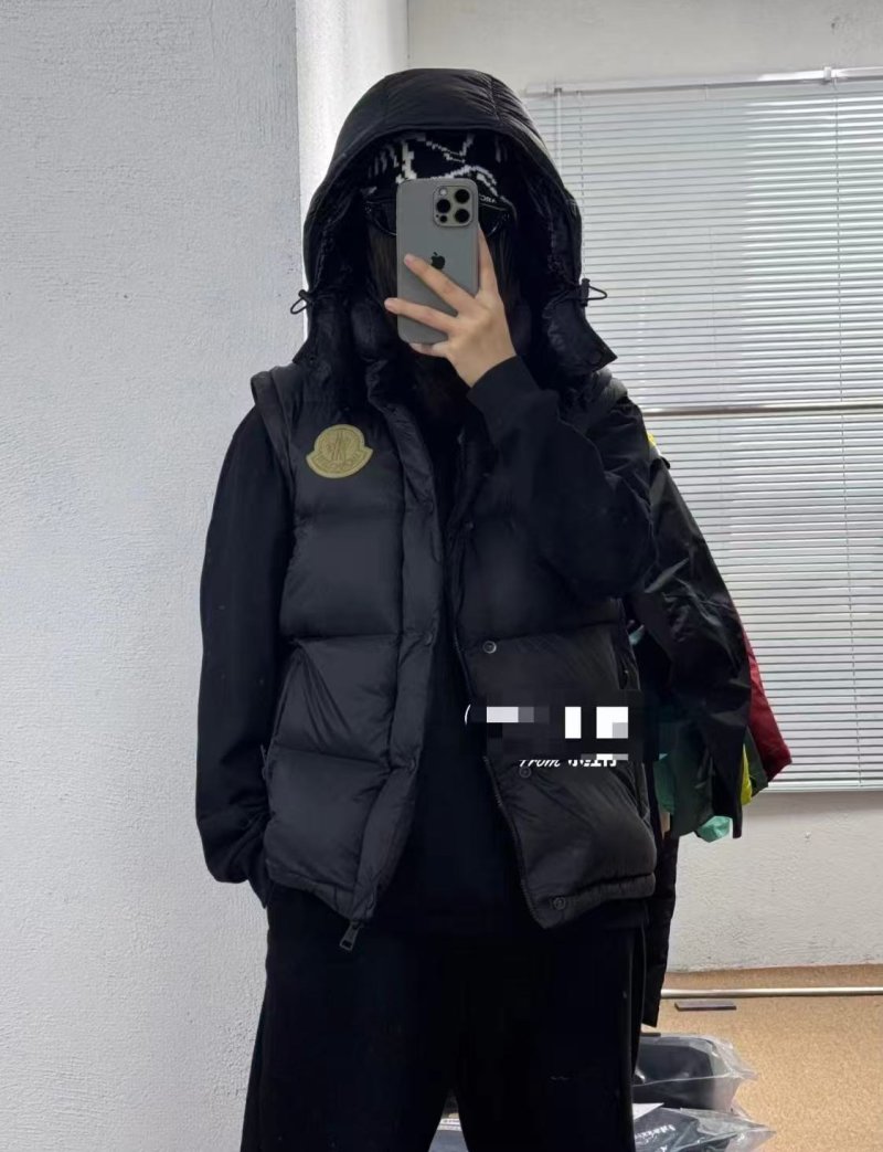 Moncler Black Puffer Down Jacket Gold Badge view