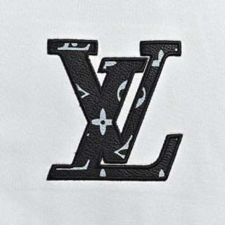 Louis Vuitton White LV Logo Short Sleeve T-Shirt view 11