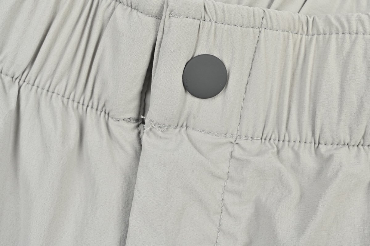Essentials Fear of God Cream Relaxed Fit Jeans view