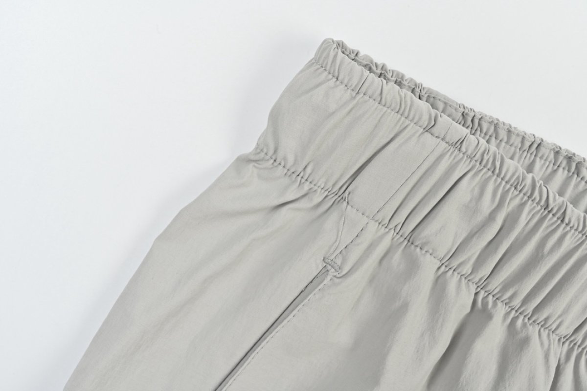 Essentials Fear of God Cream Relaxed Fit Jeans view