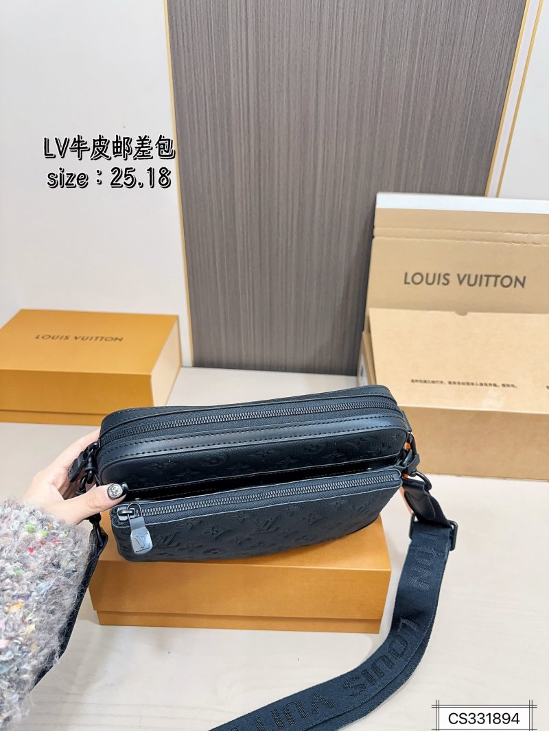 Louis Vuitton Men's Three-in-One Modular Messenger Bag Black view