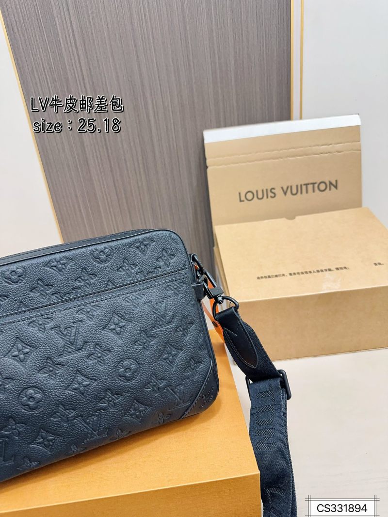 Louis Vuitton Men's Three-in-One Modular Messenger Bag Black view