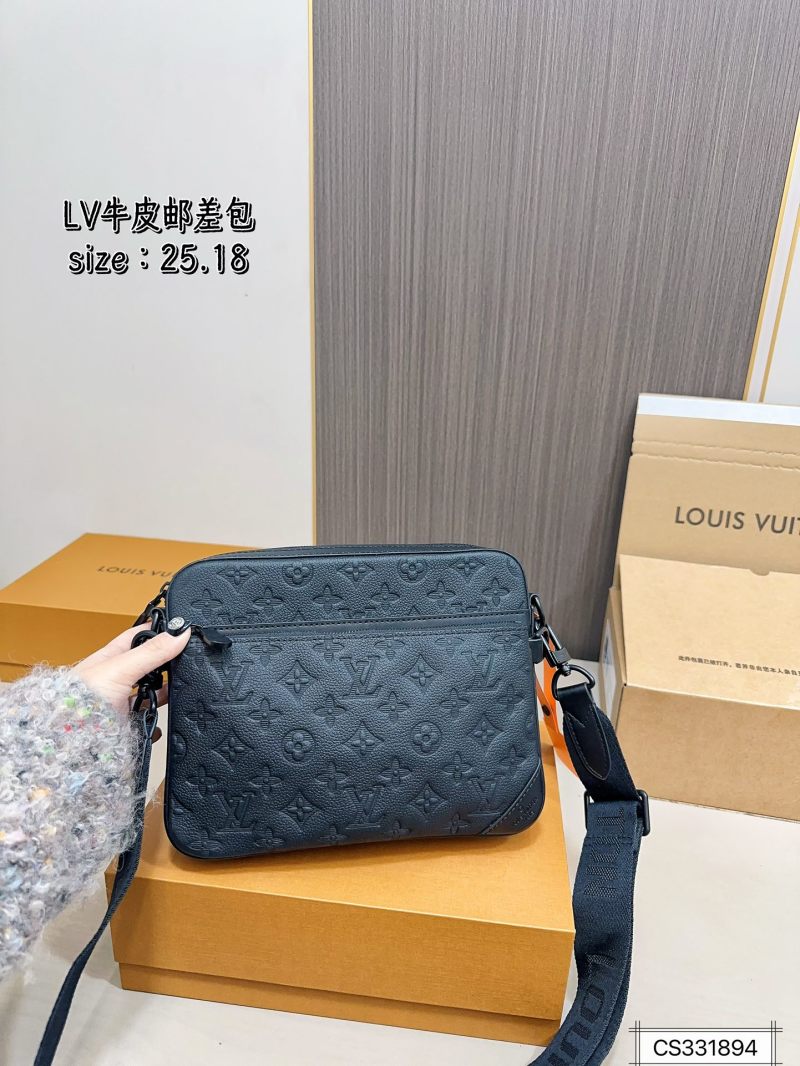 Louis Vuitton Men's Three-in-One Modular Messenger Bag Black view