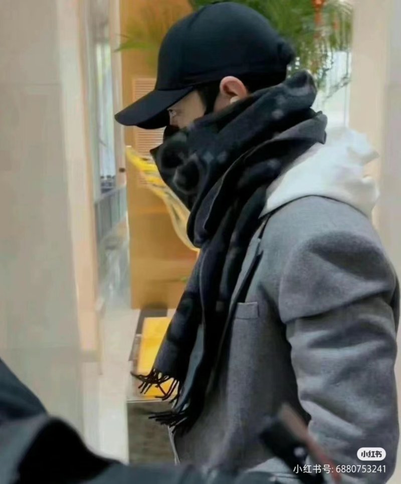 Gucci GG Jacquard Double-Face Wool Scarf Black view