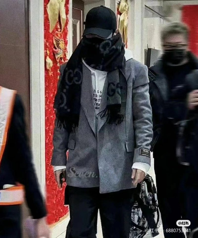 Gucci GG Jacquard Double-Face Wool Scarf Black view