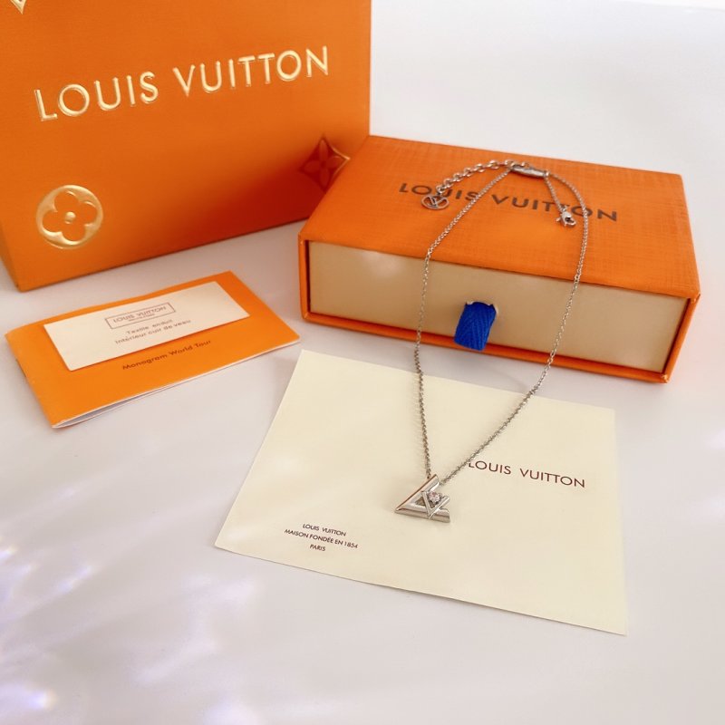Louis Vuitton Double V Diamond Pendant Necklace Silver view
