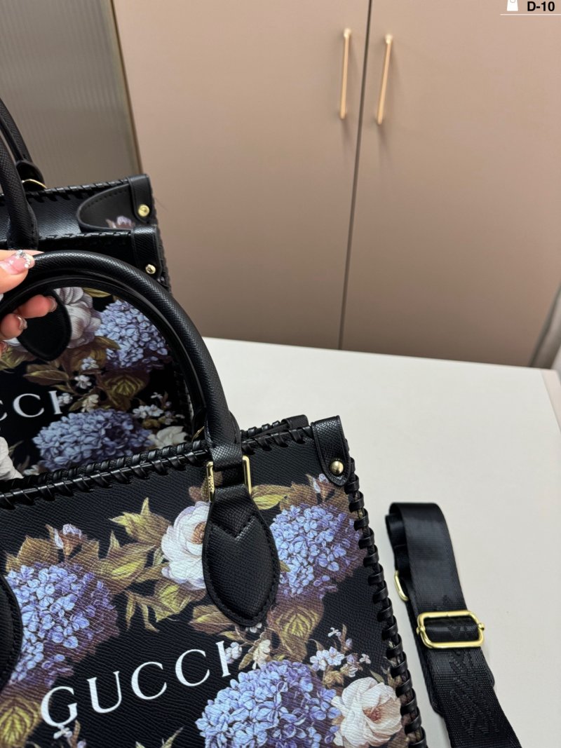 Gucci Floral Print Tote Bag Black view