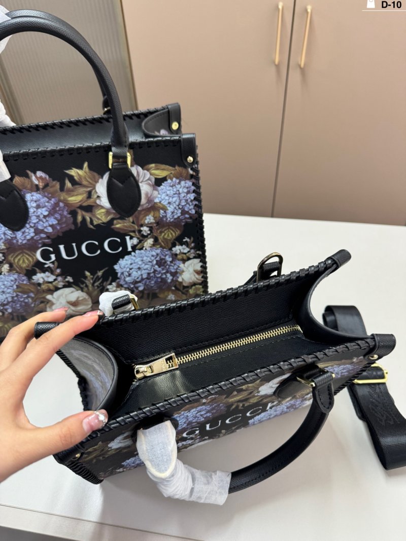 Gucci Floral Print Tote Bag Black view