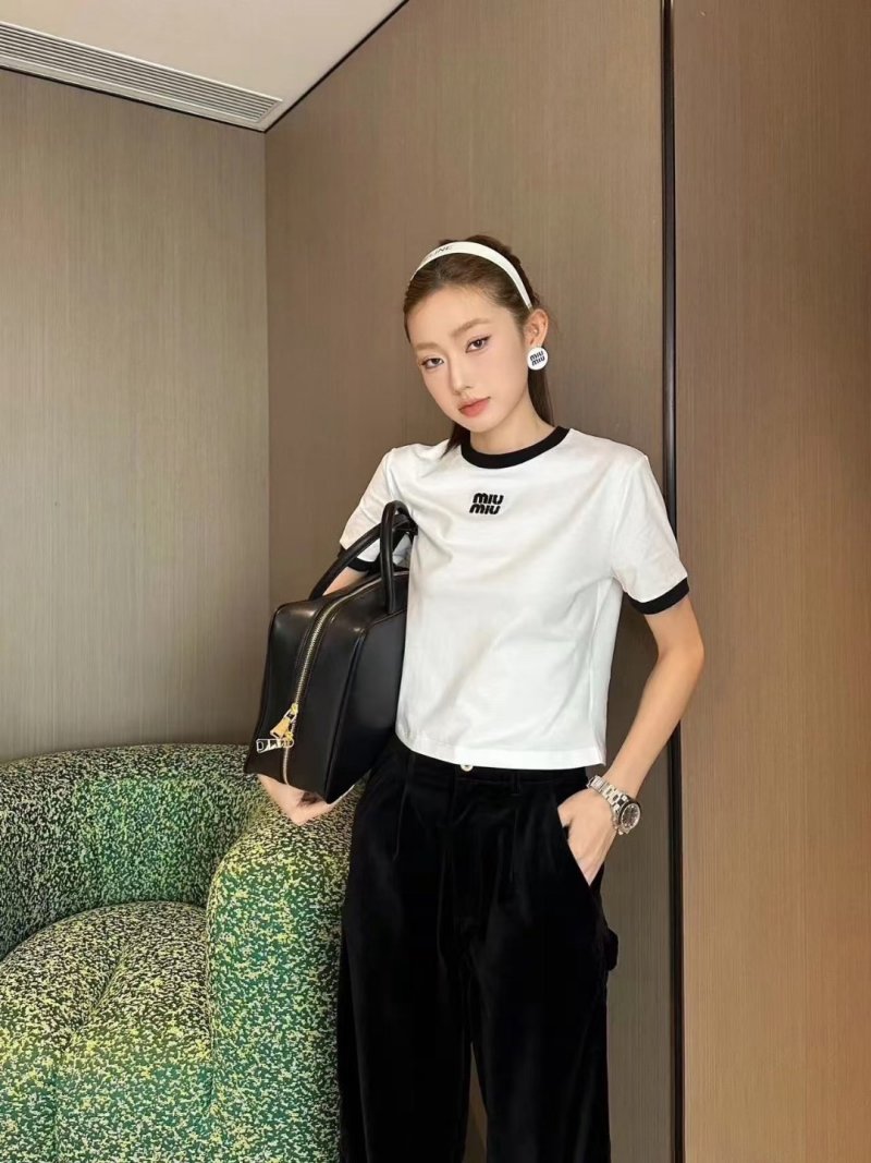Miu Miu Contrast Collar Logo Embroidered T-Shirt White Black view