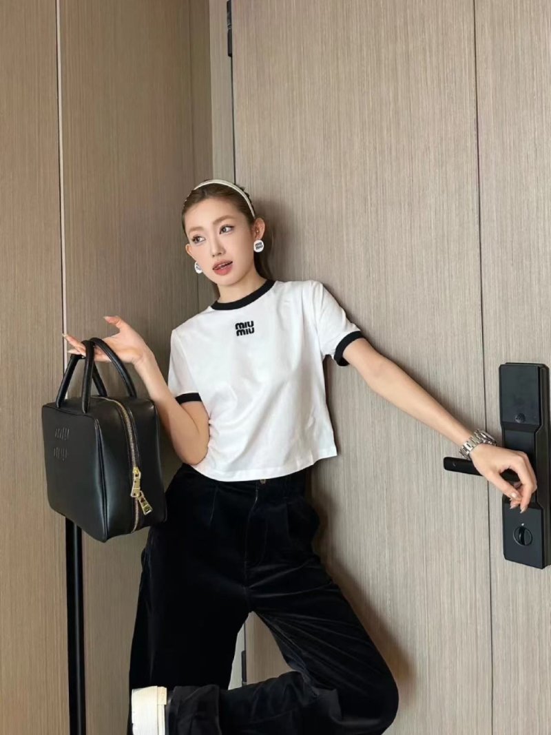 Miu Miu Contrast Collar Logo Embroidered T-Shirt White Black view