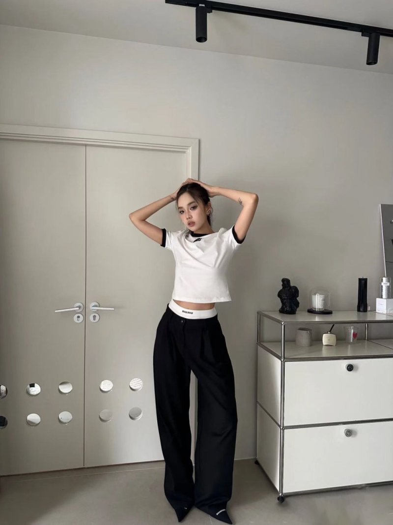 Miu Miu Contrast Collar Logo Embroidered T-Shirt White Black view