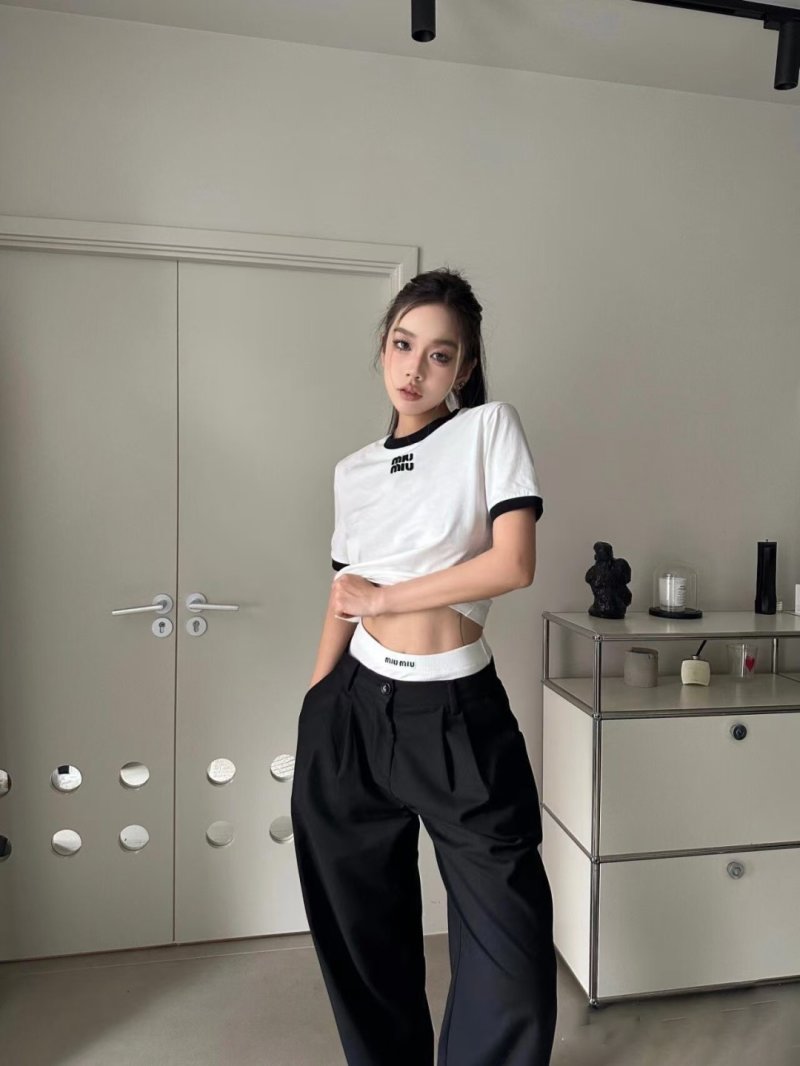 Miu Miu Contrast Collar Logo Embroidered T-Shirt White Black view