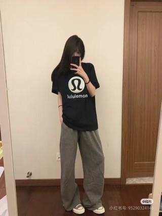 Lululemon Black Logo T-Shirt with Cream Print view 4