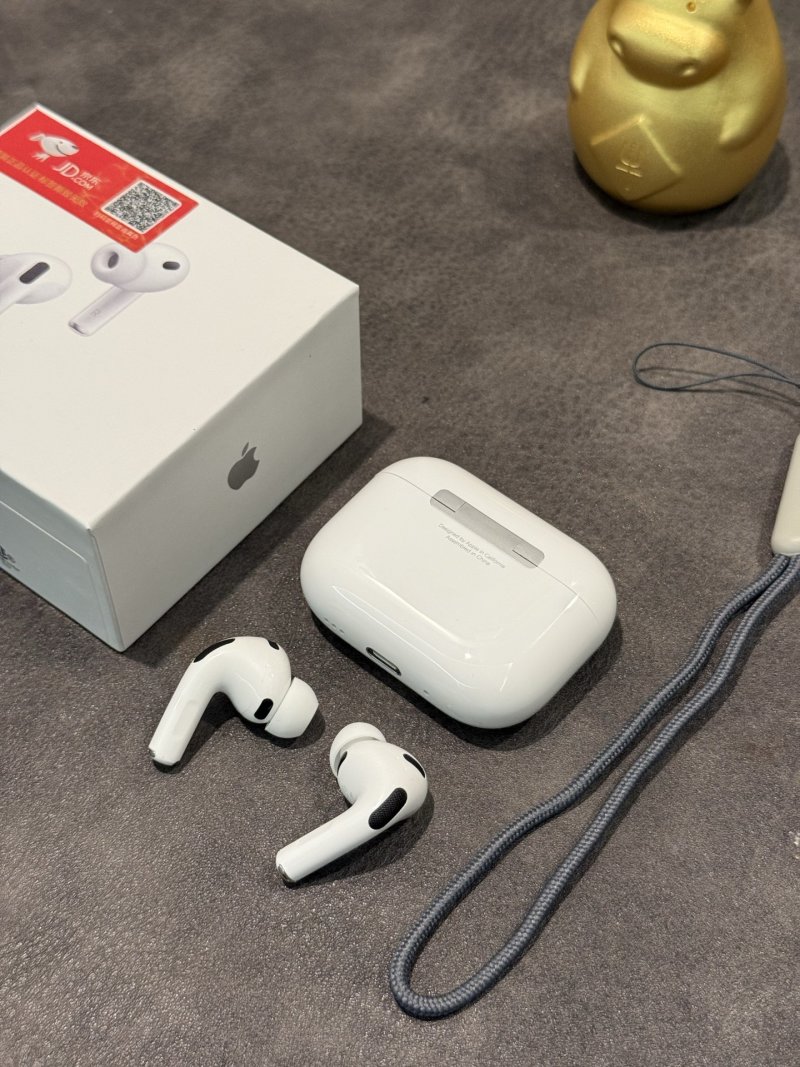 Apple AirPods Pro 3 White Earbuds with Charging Case view