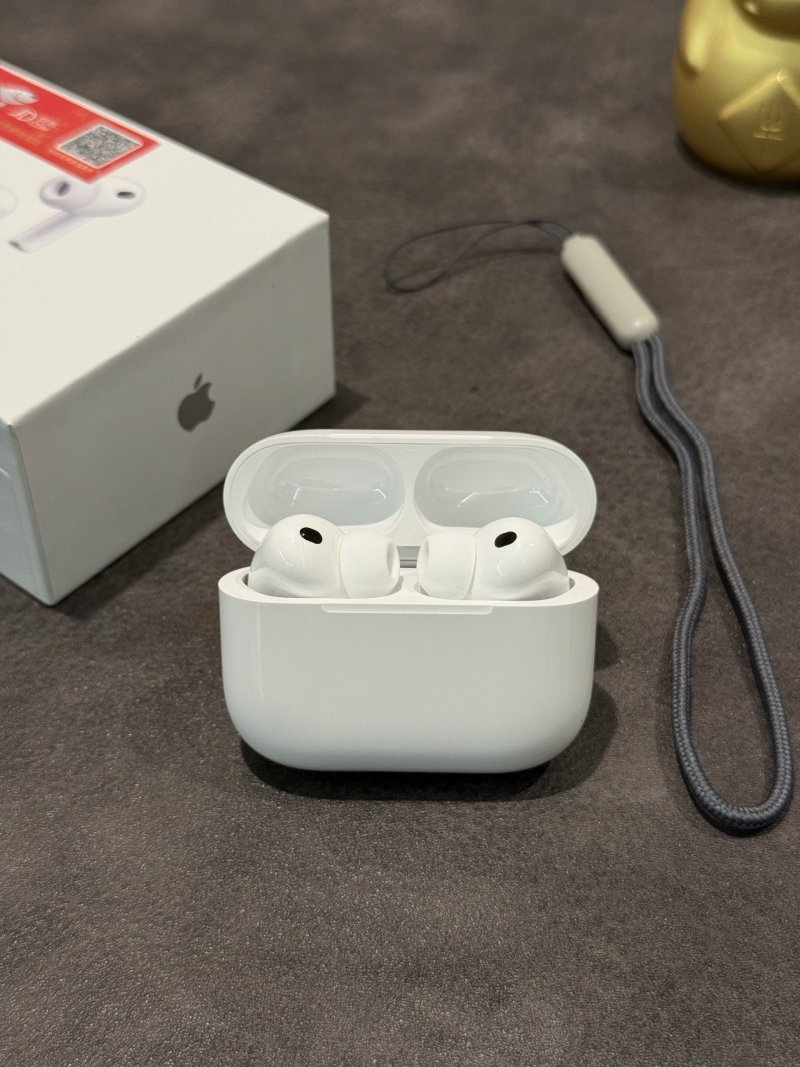 Apple AirPods Pro 3 White Earbuds with Charging Case view