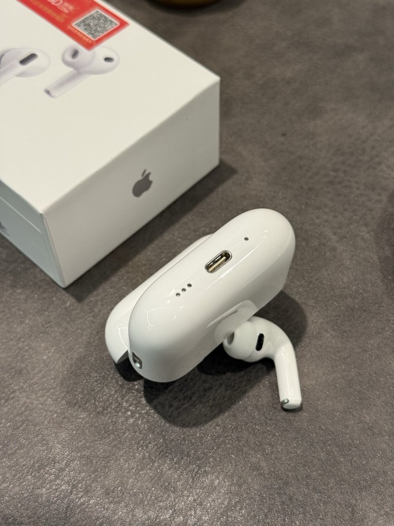 Apple AirPods Pro 3 White Earbuds with Charging Case view