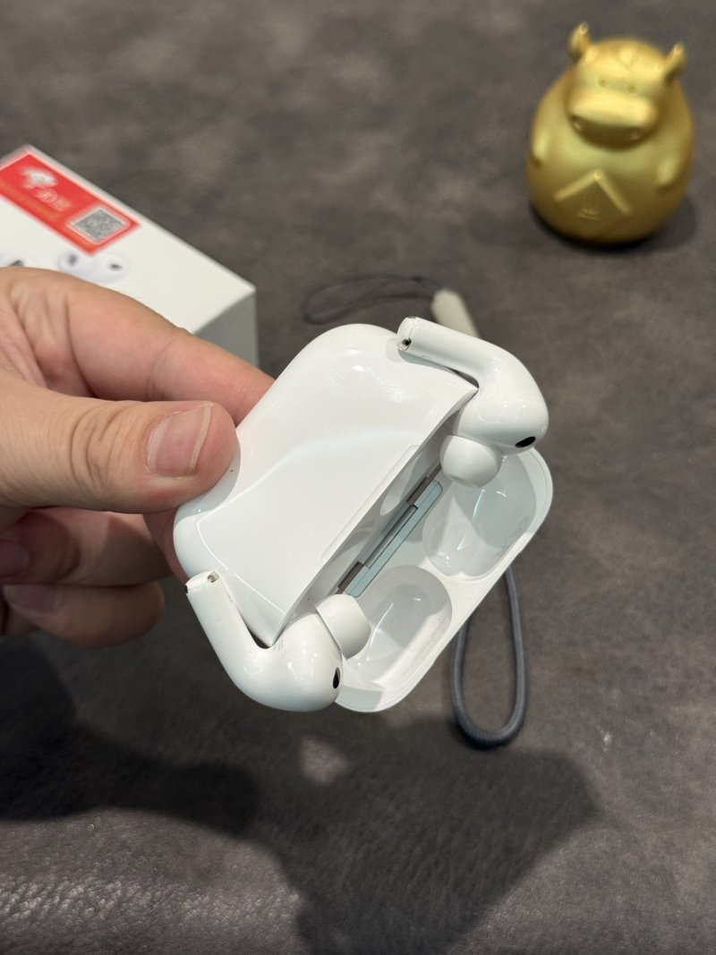 Apple AirPods Pro 3 White Earbuds with Charging Case view