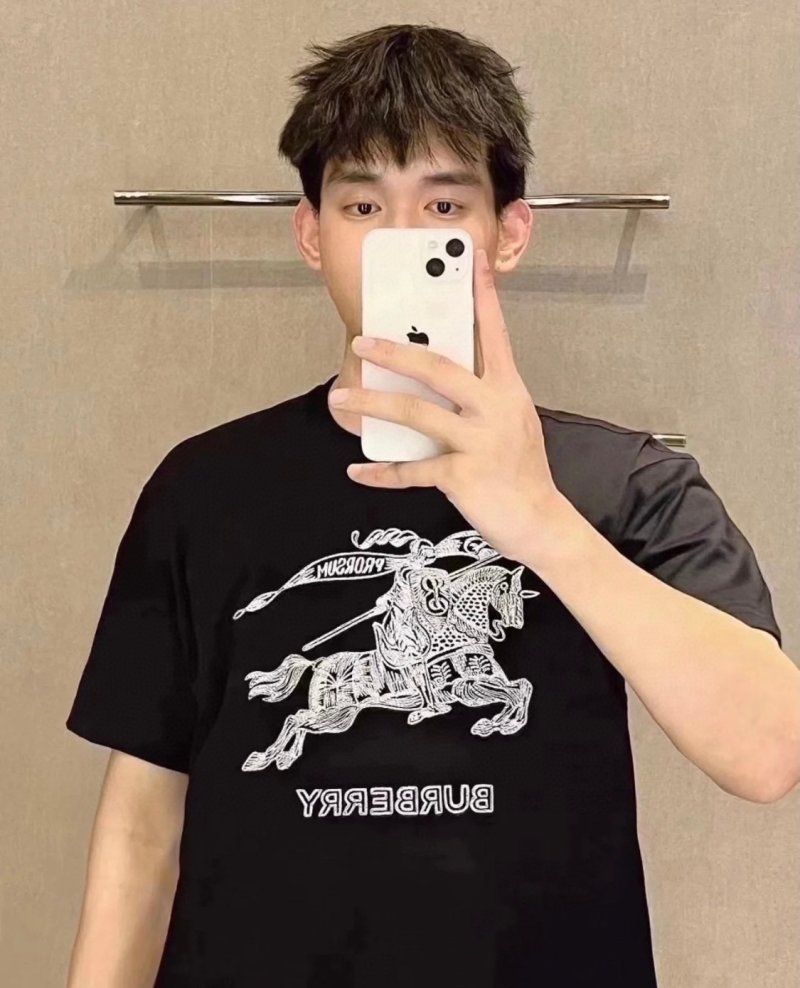 Burberry Black Short-Sleeve Graphic T-Shirt view