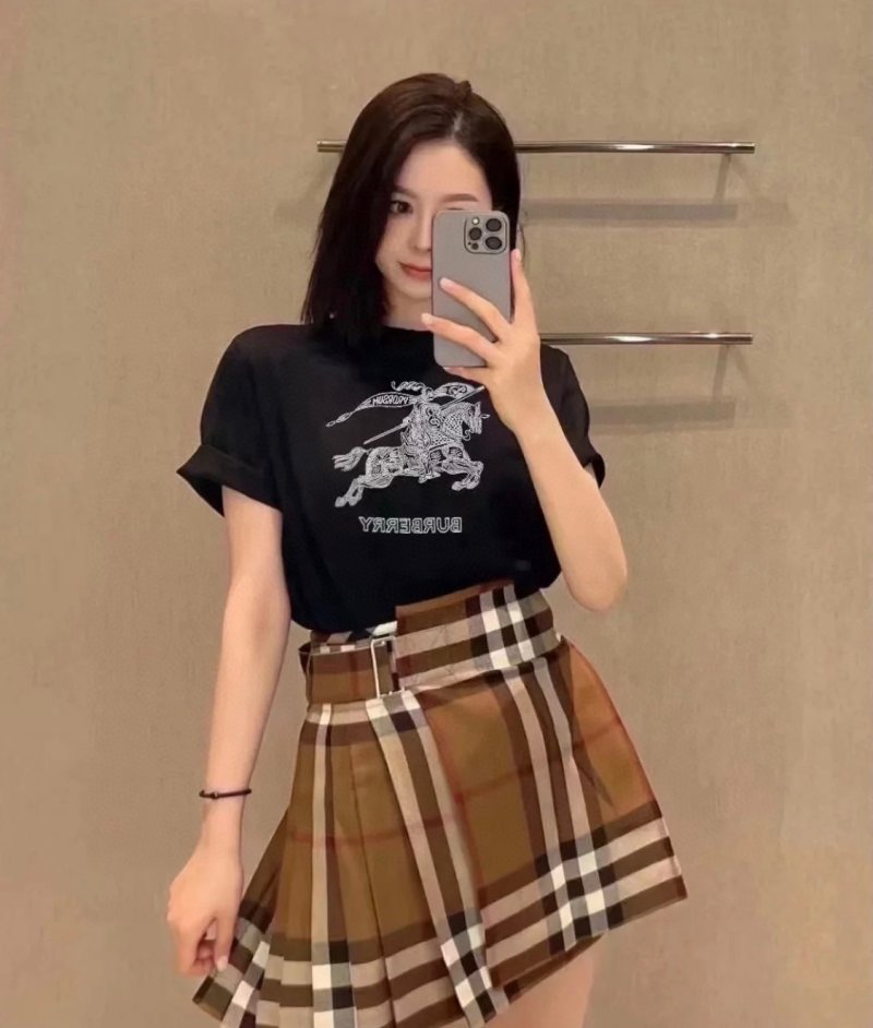 Burberry Black Short-Sleeve Graphic T-Shirt view