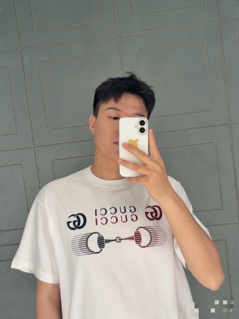 Gucci Logo Print White T-Shirt view