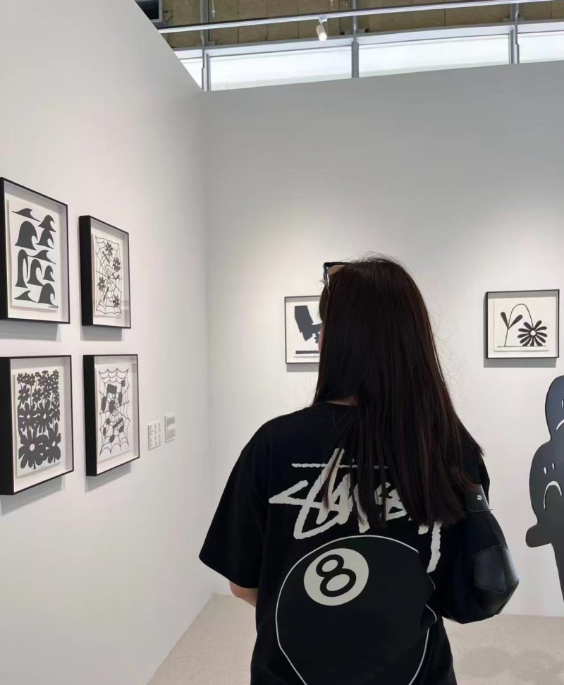 Stüssy Black 8 Ball Graphic T-Shirt
