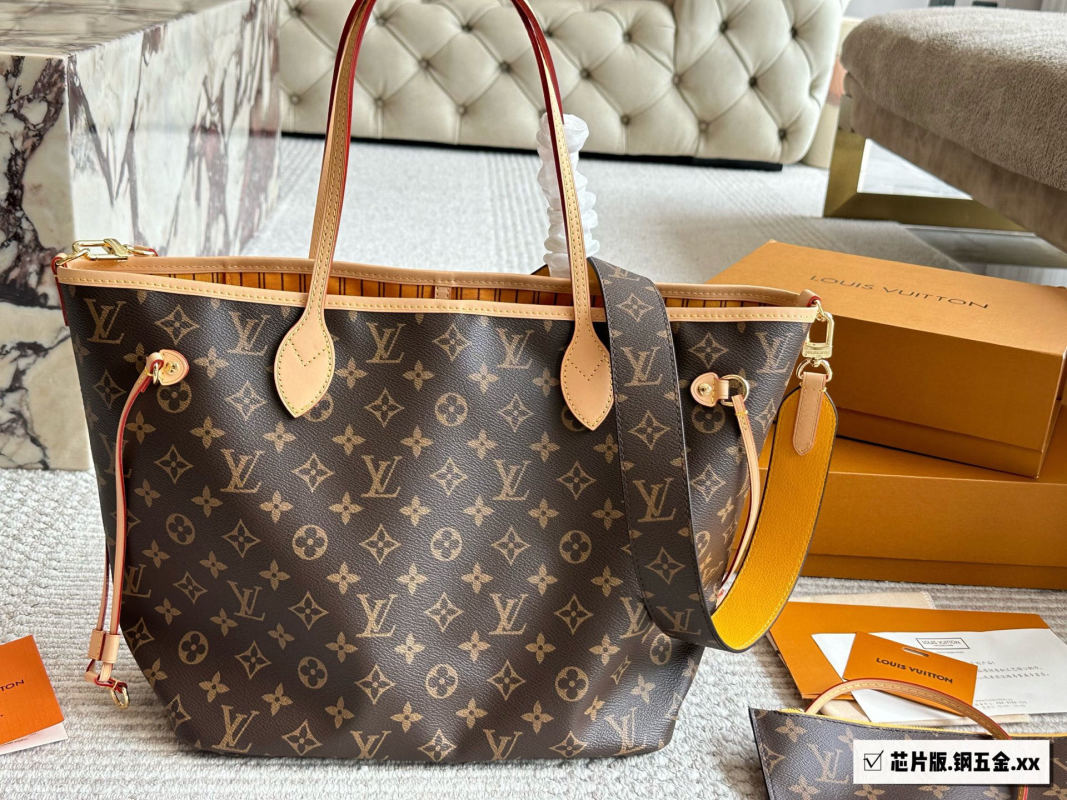 Louis Vuitton Neverfull MM Monogram Canvas Tote Bag