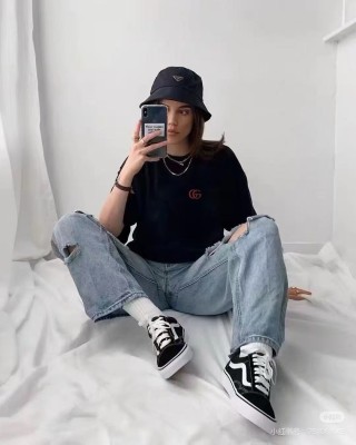 Gucci GG Logo Black Short Sleeve T-Shirt view 2
