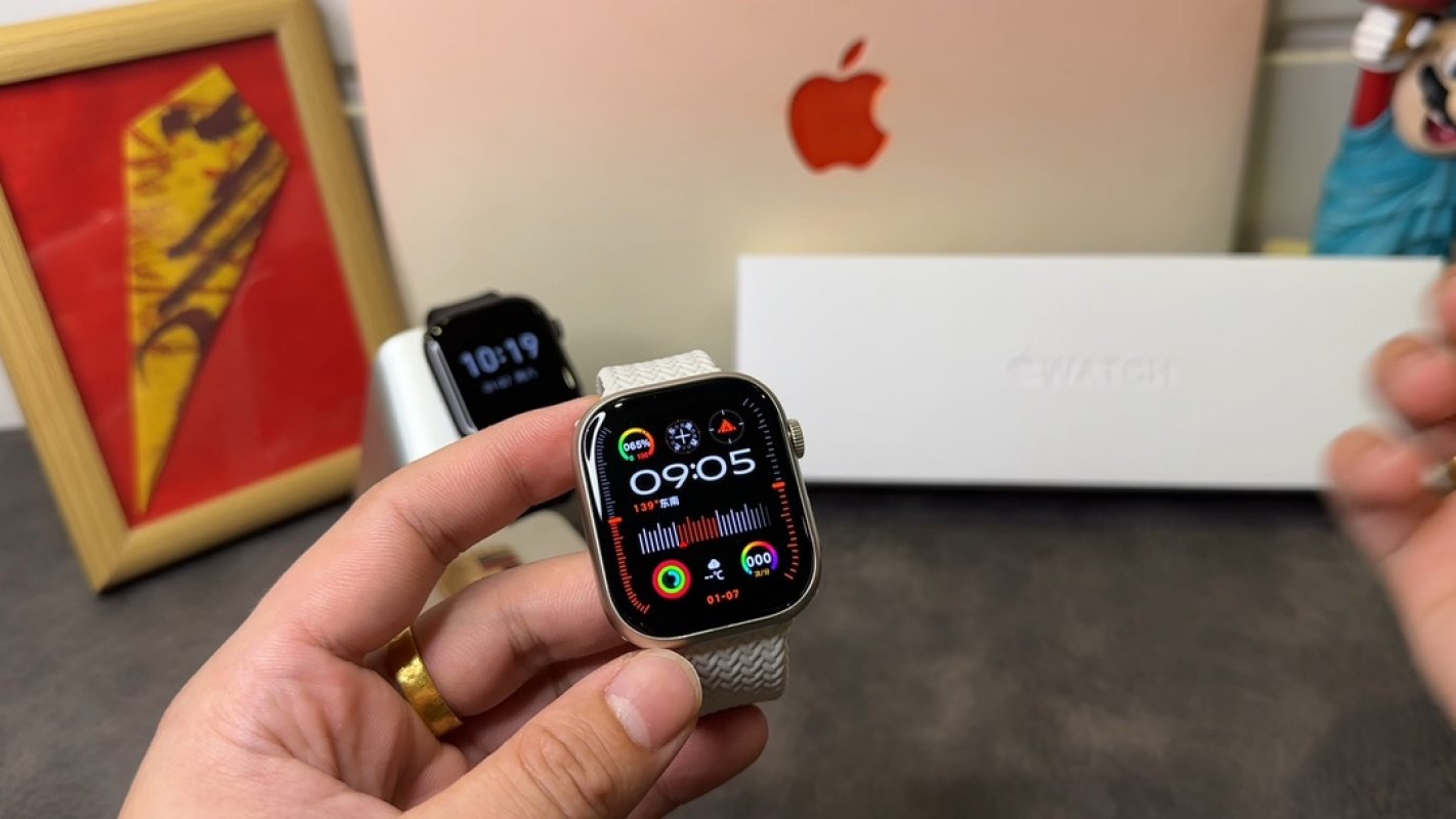 Apple Watch Ultra 2 Silver Aluminum Smart Watch
