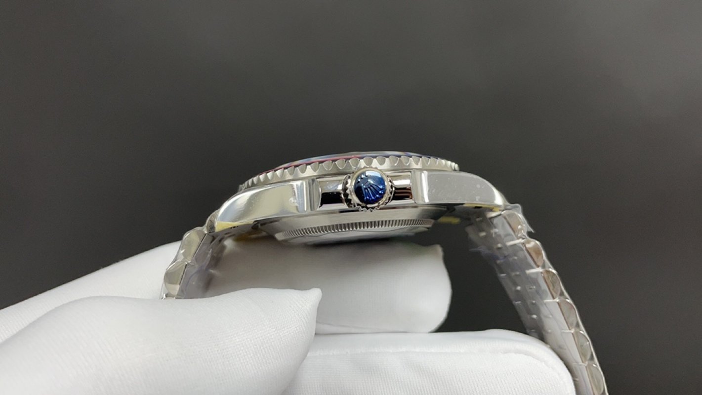 Rolex GMT-Master II Pepsi 40mm Steel Watch view